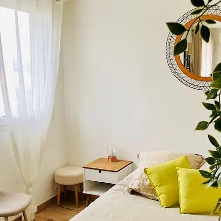 Cosy Avec Terrasse Et Garage Saint-laurent Du Limitrophe Apartament *